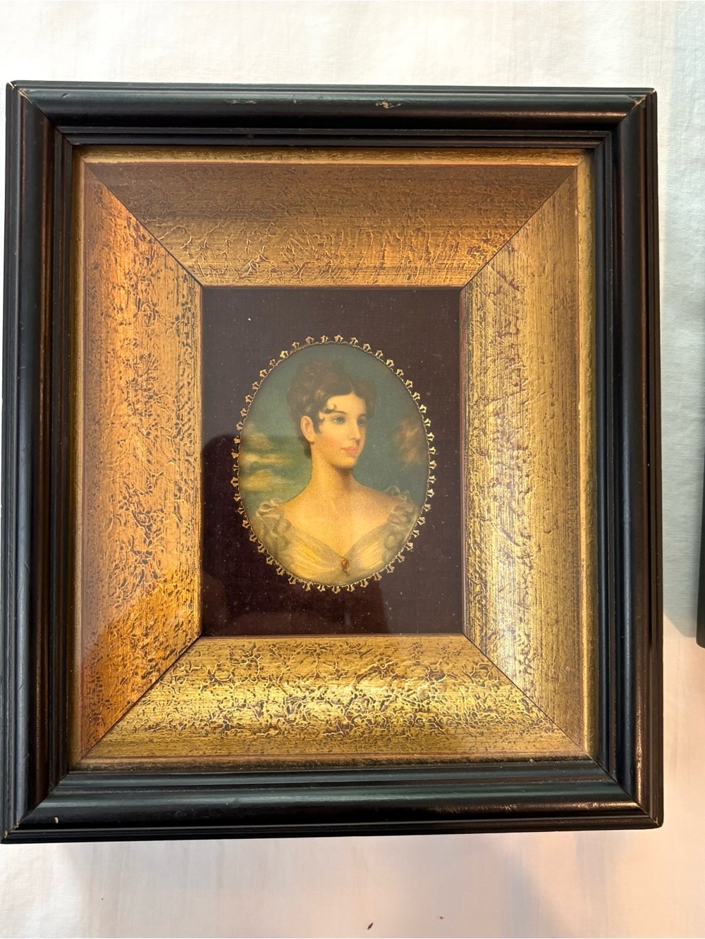 1940's (2) VICTORIAN WOMEN HEAD SHOT DEPICTIONS IN SHADOW BOXES - Picture 2 of 4
